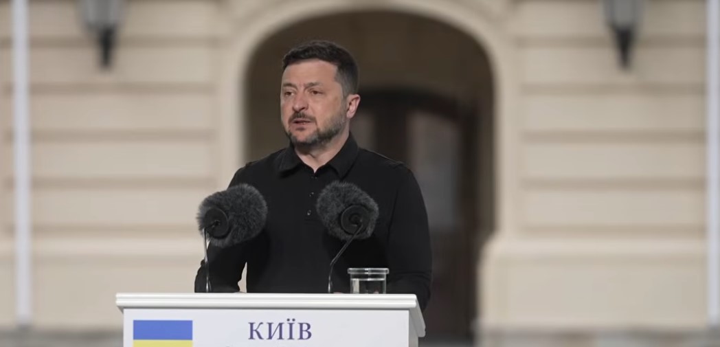 У Франції спалахнув політичний конфлікт через орден Зеленського та Польщу У Франції спалахнув політичний конфлікт через орден Зеленського та Польщу